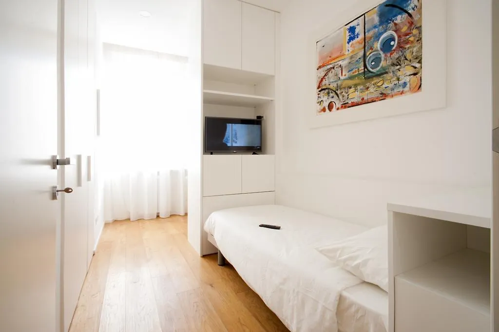 Gallery House Περούτζια 2*,