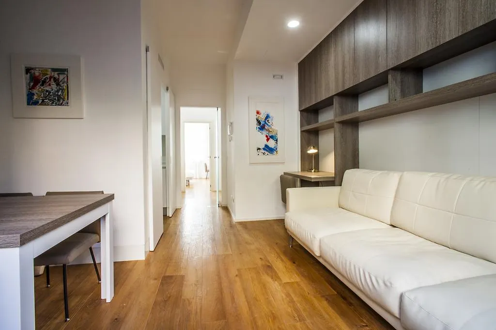 Gallery House Περούτζια 2*,