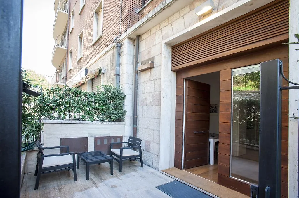 Gallery House Περούτζια Πανσιόν